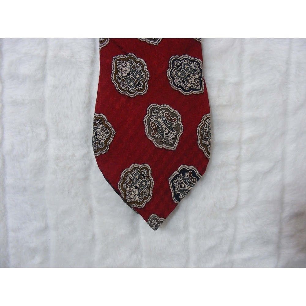 Hathaway Necktie Mens OS Burgundy Red Excellent Medallion Paisley Silk USA Made